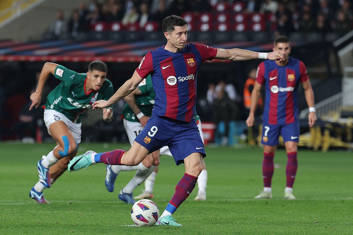 FC Barcelona vs Alaves (22:15 – 12/11) | Xem lại trận đấu