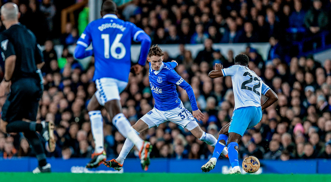 Everton vs Crystal Palace (03:00 – 20/02) | Xem lại trận đấu