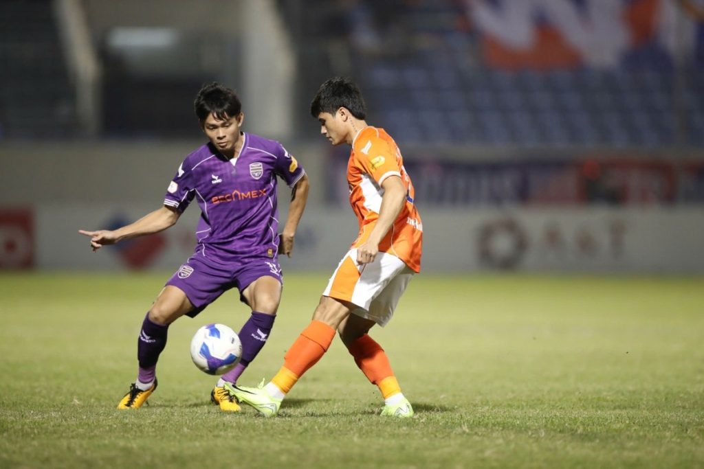 nhan-dinh-soi-keo-binh-duong-vs-ha-noi-luc-18h00-ngay-19-4-2025-2